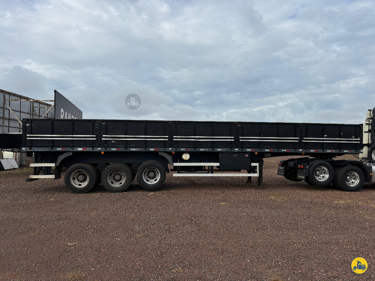 CARRETA SEMI-REBOQUE CARGA SECA Compasi Implementos Rodoviários - RANDON  XANXERE SANTA CATARINA SC
